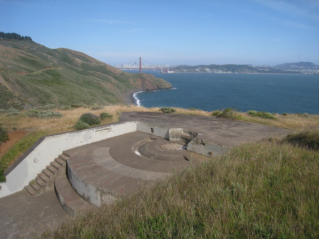 2011 Bay 2 Breakers Friday 0830.JPG - I was able to participate in the 100th annual running of the Bay to Breakers 12K race in San Francisco California. A weekend for sightseeing and racing.